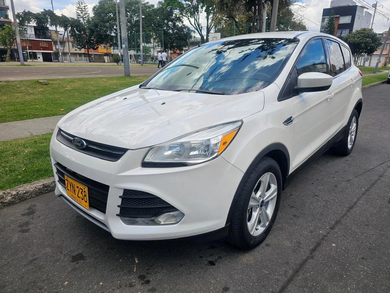 FORD ESCAPE SE 2014