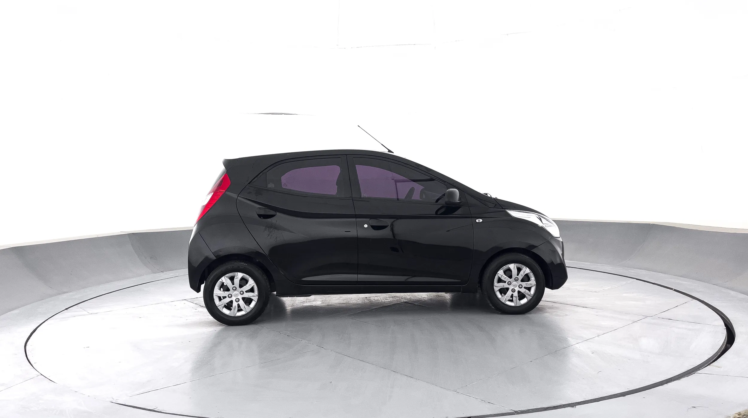 HYUNDAI EON EON ACTIVE MT 800CC 2016