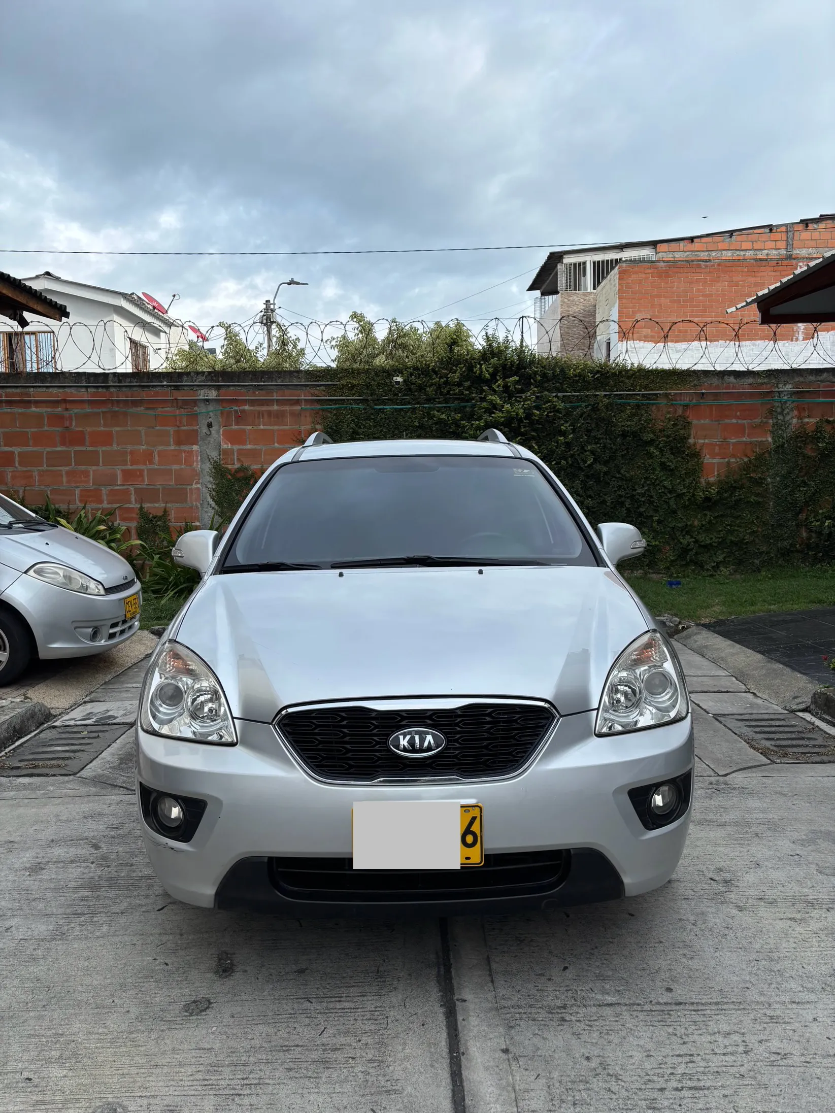 KIA CARENS 2011