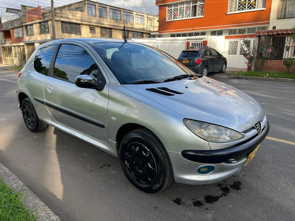 PEUGEOT 206.0 XR 2005