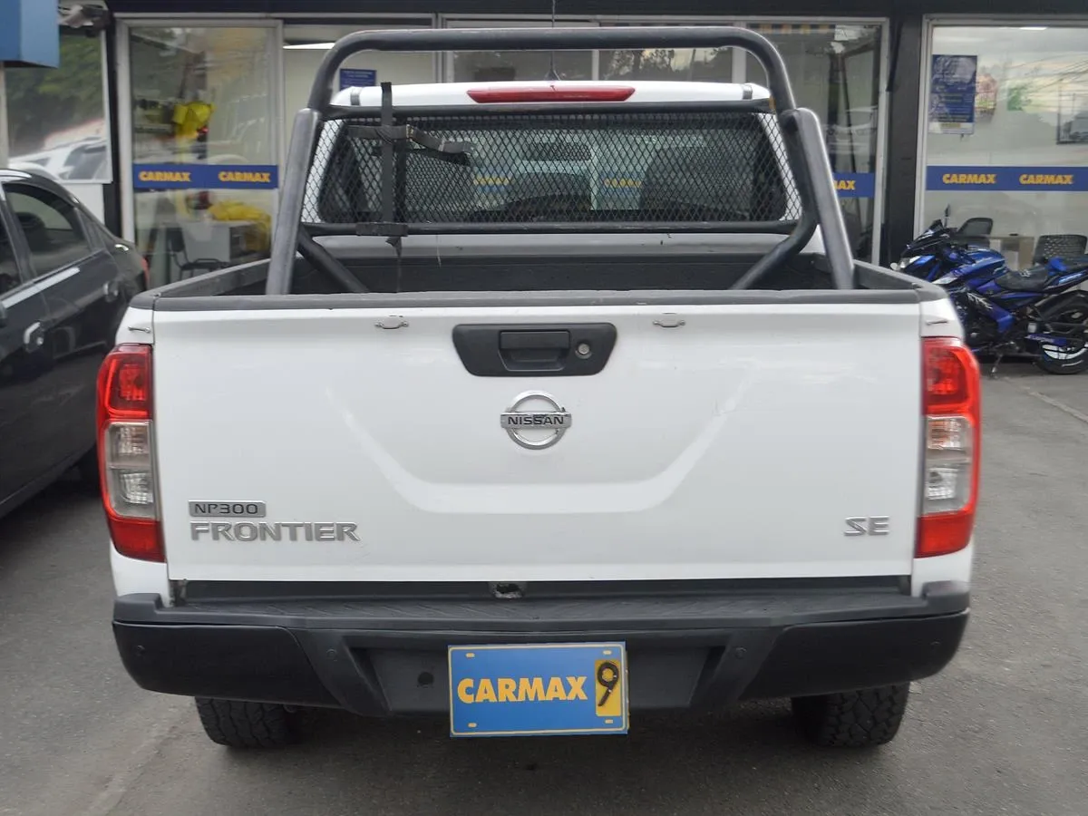 NISSAN D22 2019