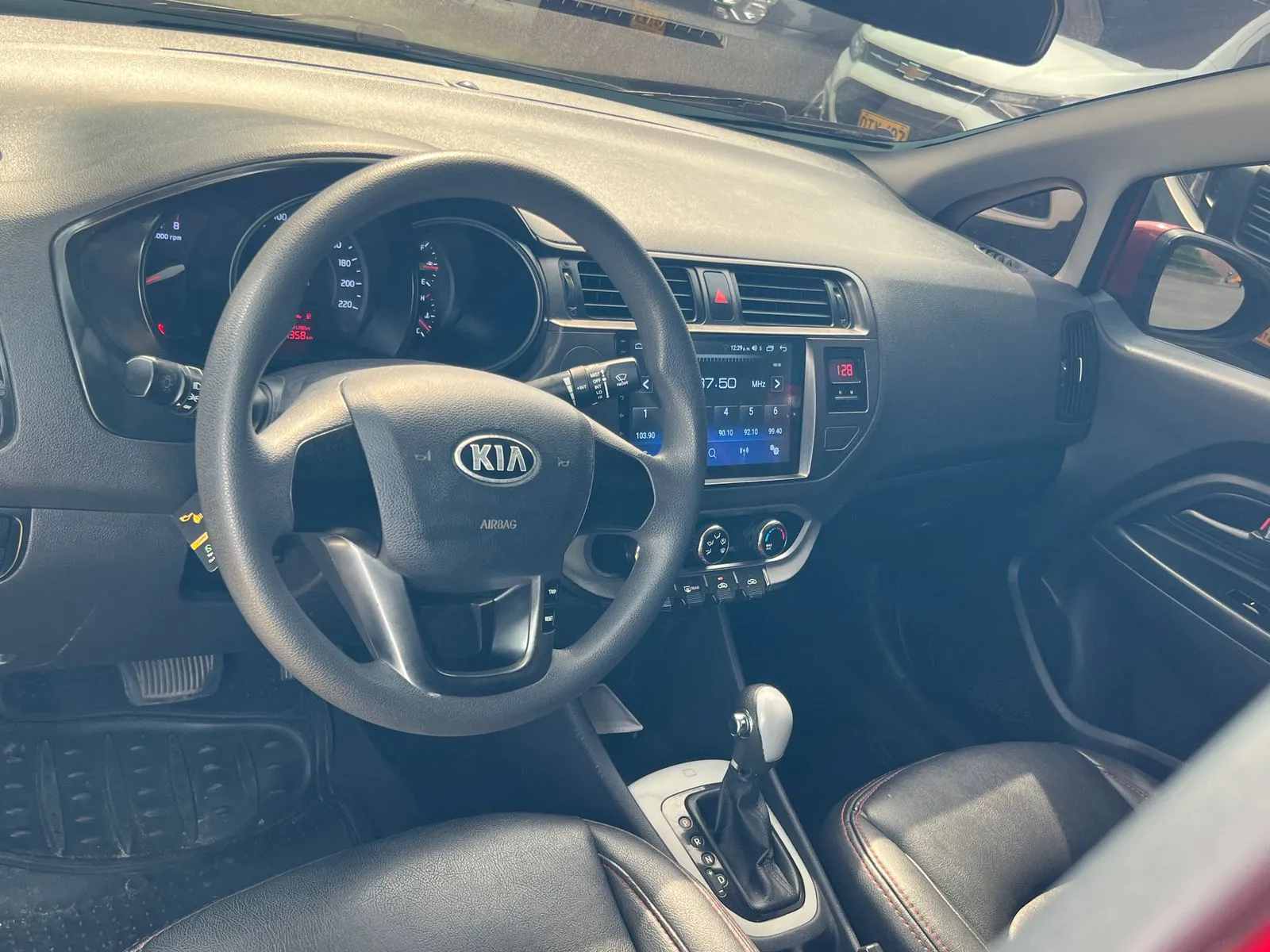 KIA RIO 2015