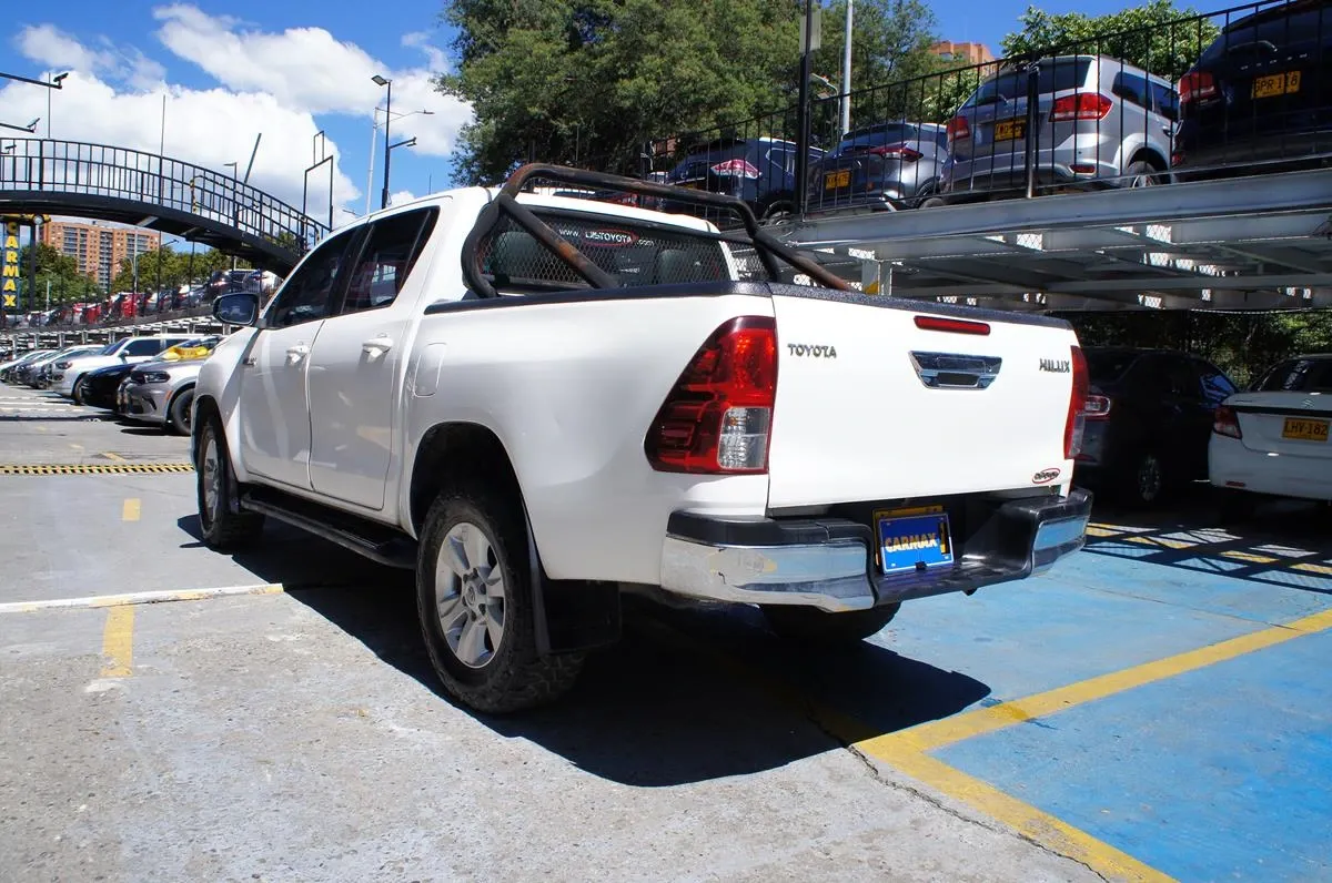 TOYOTA HILUX 2020