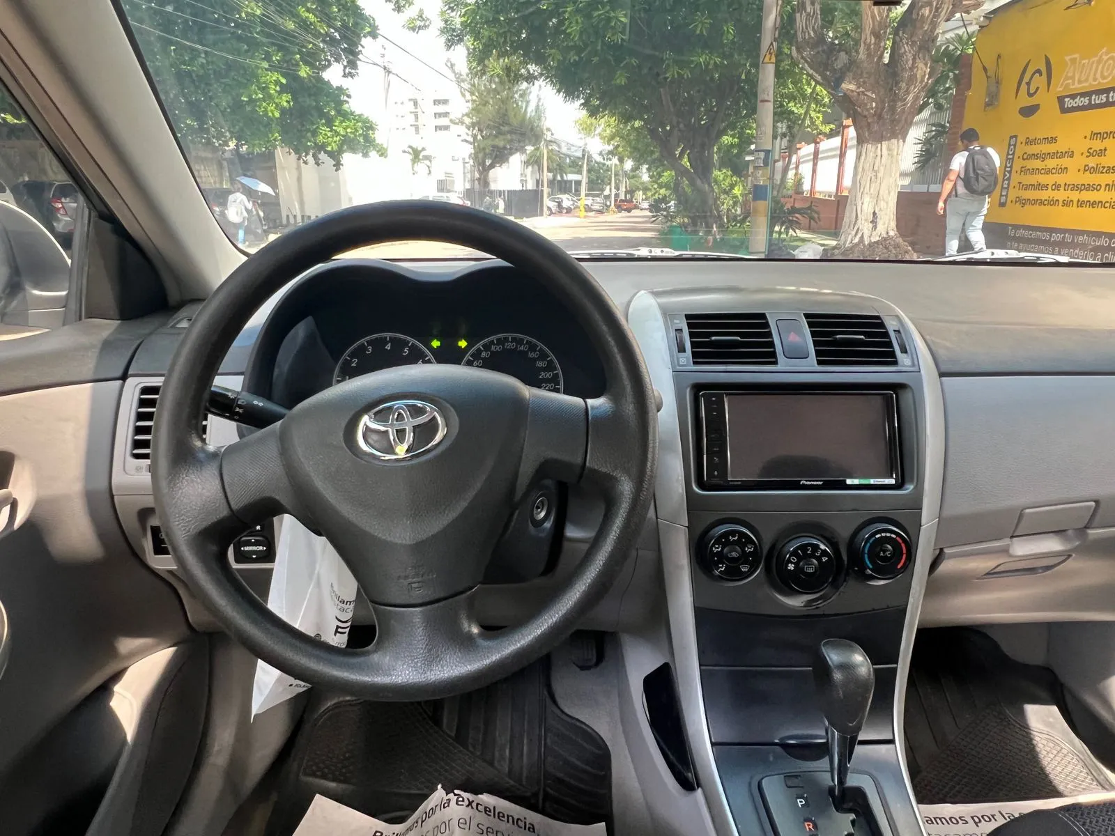 TOYOTA COROLLA 2012