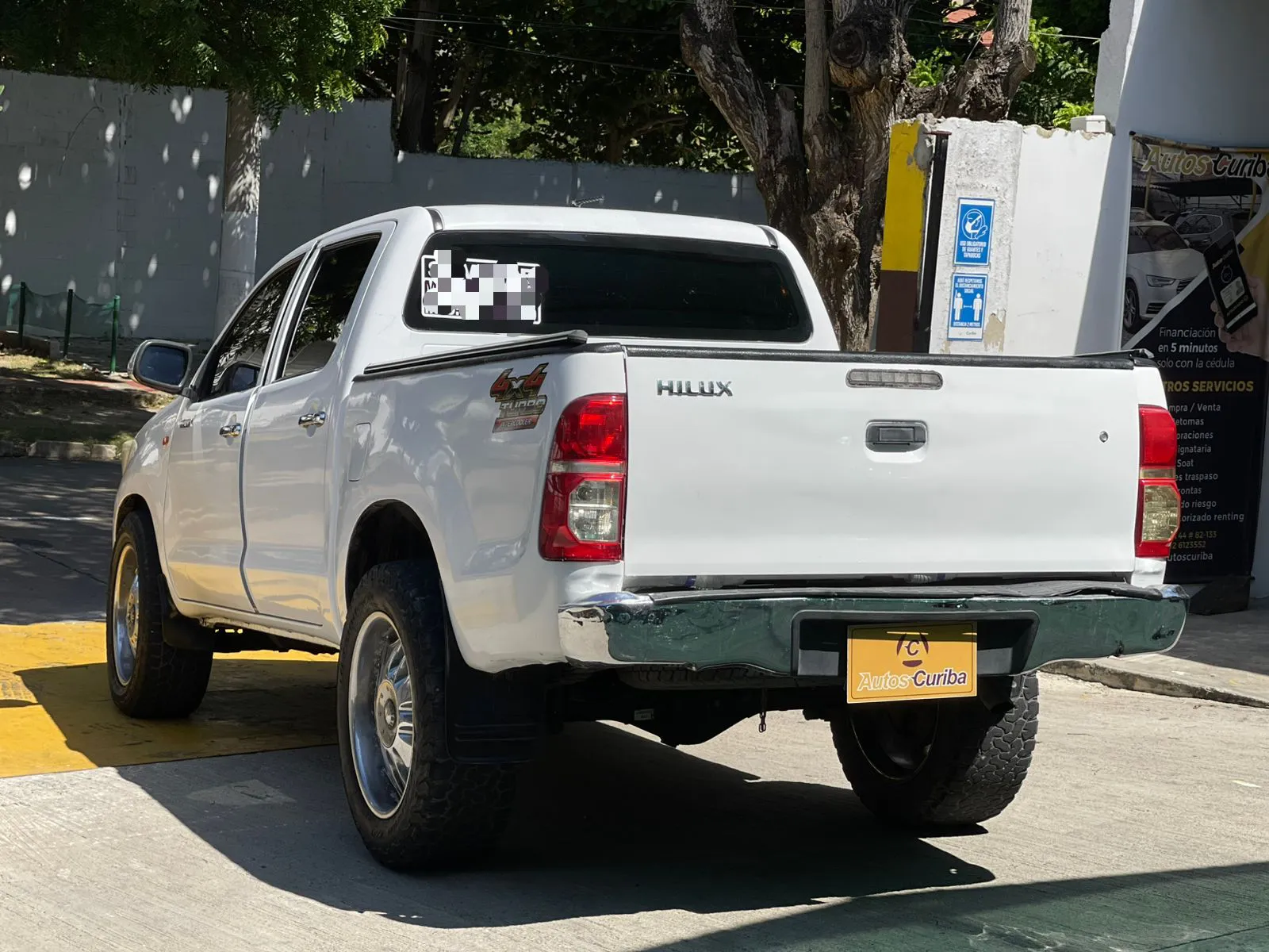 TOYOTA HILUX 2012