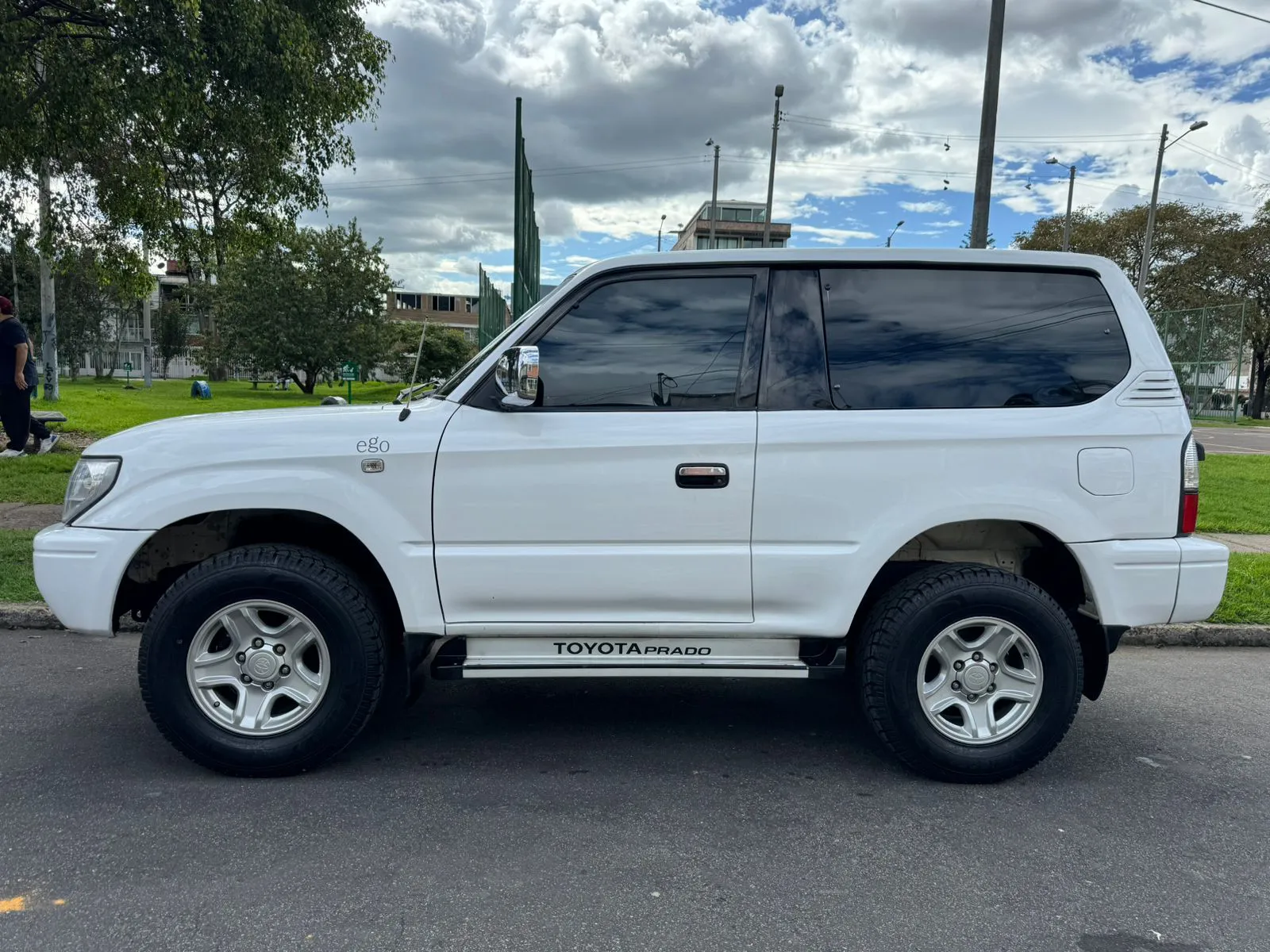 TOYOTA PRADO [LC 90] SUMO 2009