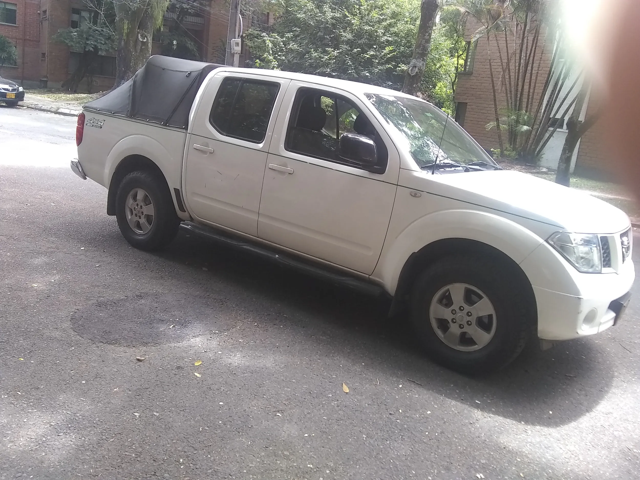 NISSAN NAVARA HIGH LUJO 2004