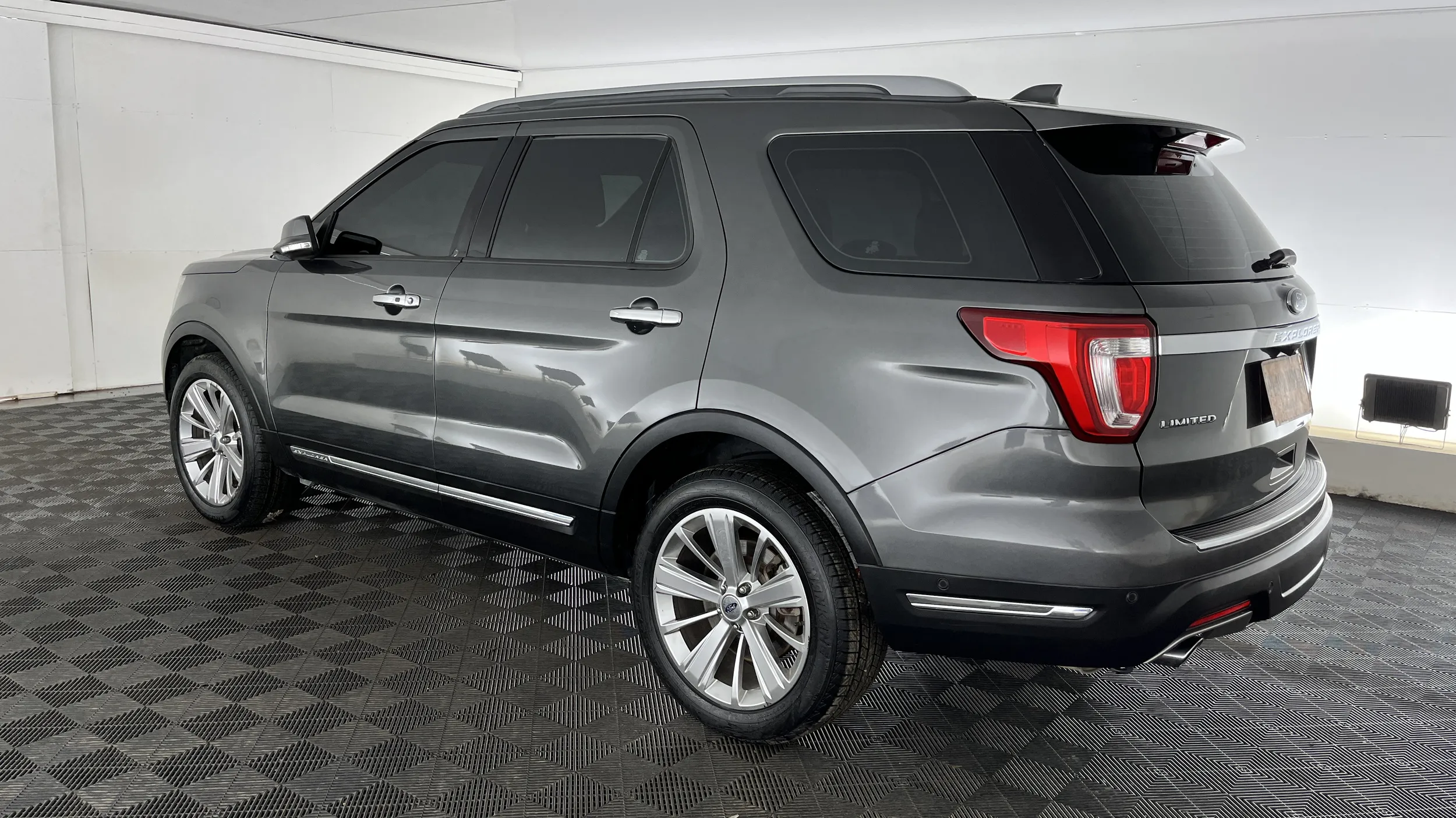 FORD EXPLORER [4] LIMITED 2019