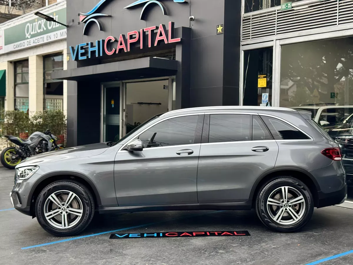 MERCEDES BENZ GLC 300 2021