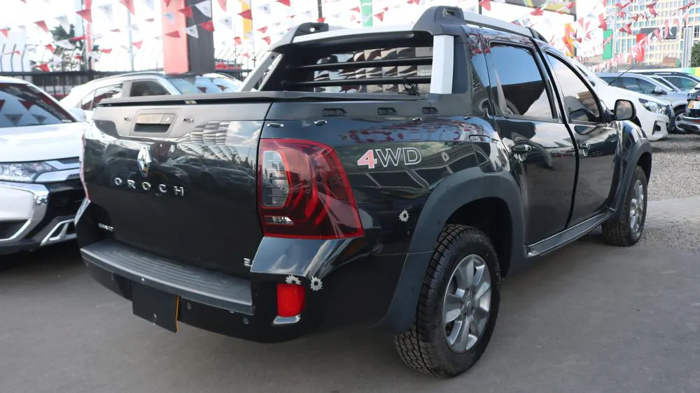 RENAULT DUSTER OROCH INTENS 2020