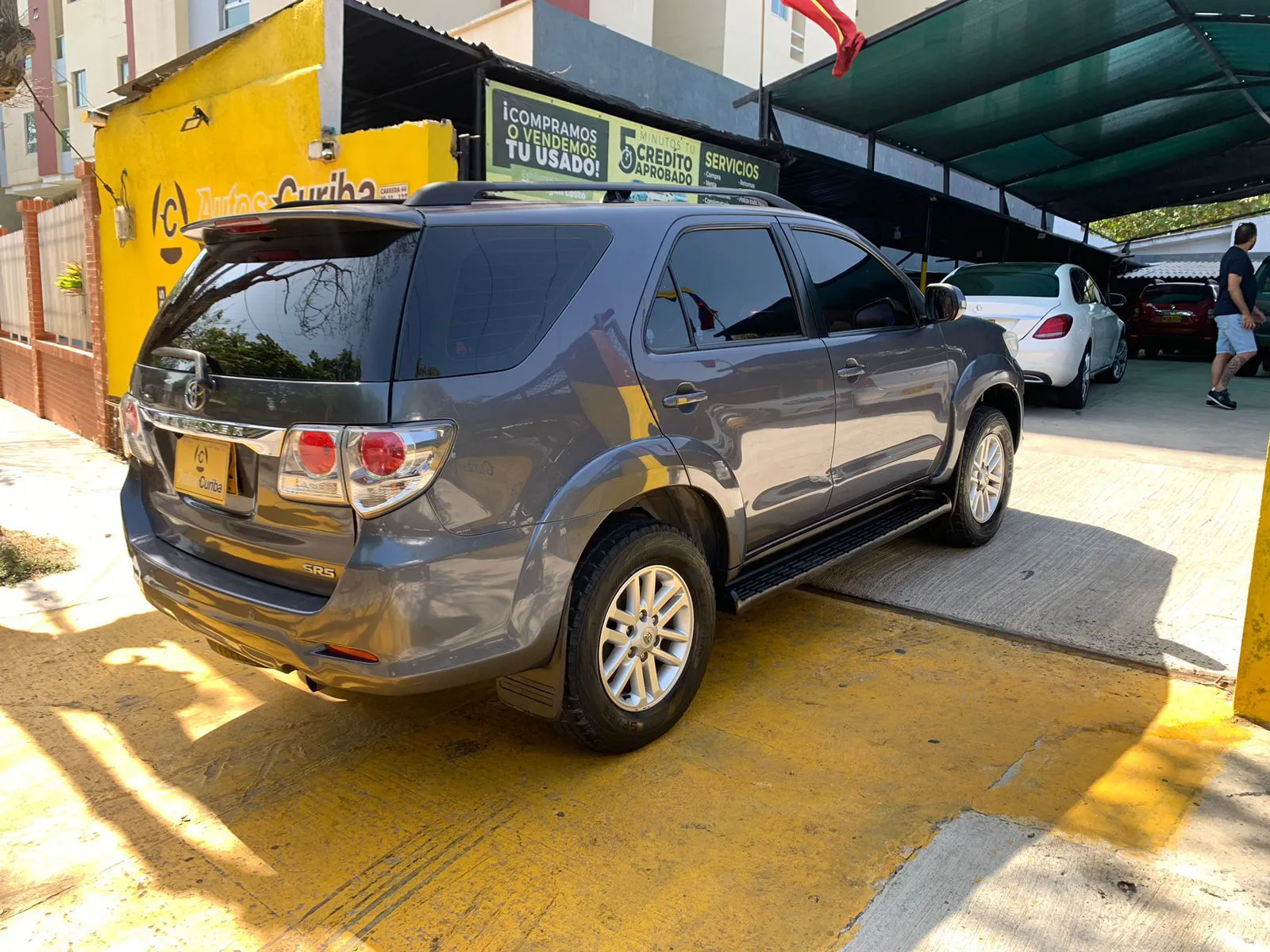 TOYOTA FORTUNER 2014