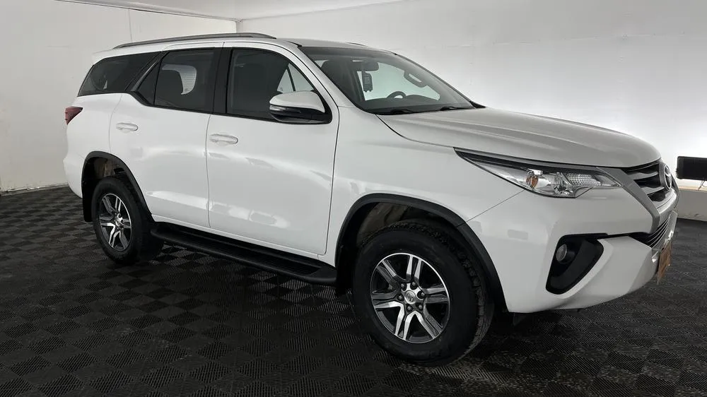 TOYOTA FORTUNER [2] 2.4L STREET 2020