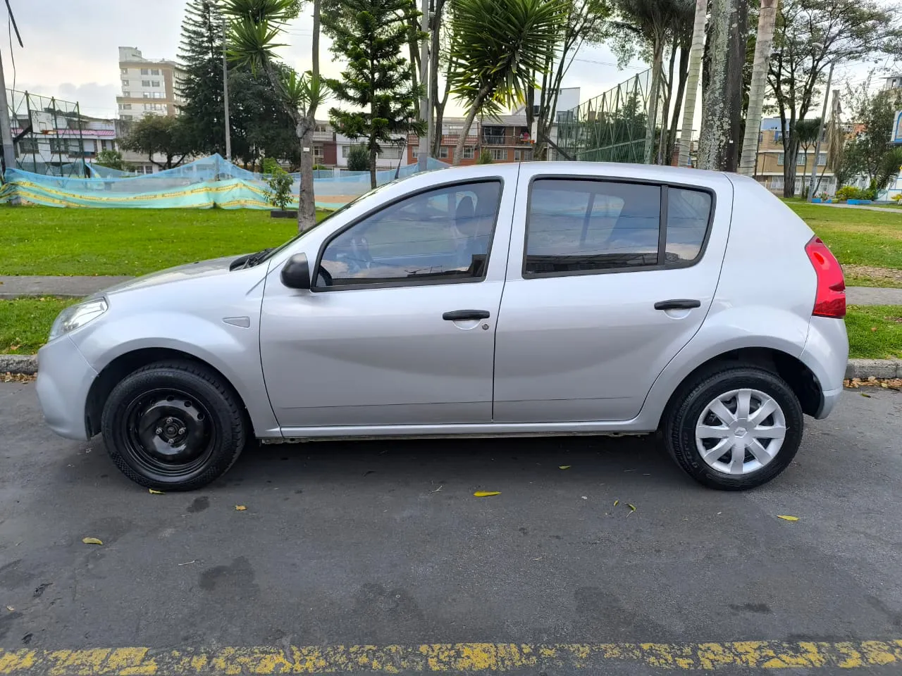 RENAULT SANDERO 2016