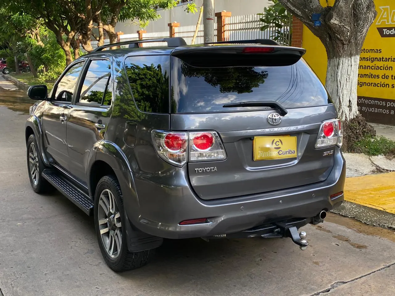 TOYOTA FORTUNER 2013