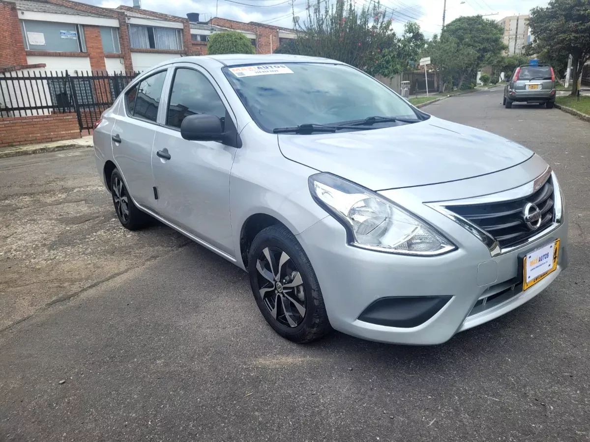 NISSAN VERSA 2019