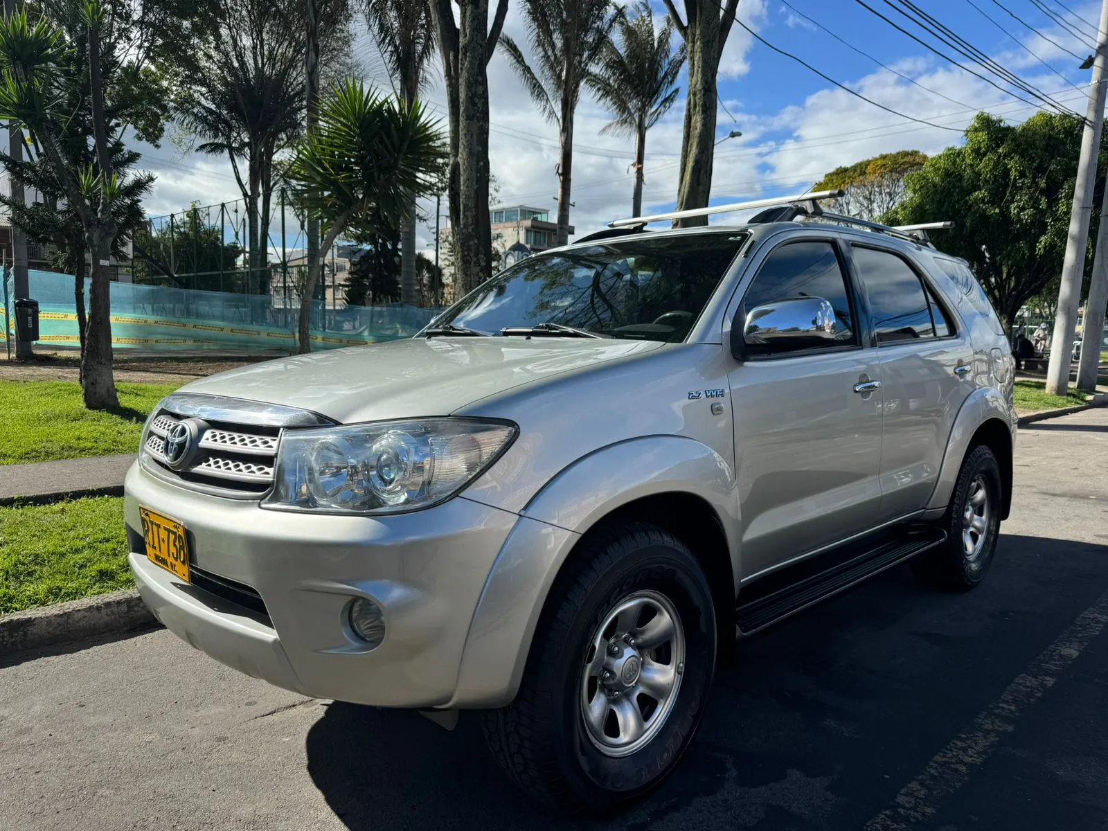 TOYOTA FORTUNER 2.7L 2011