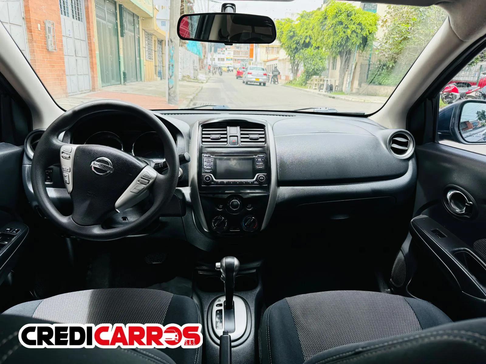 NISSAN VERSA 2017