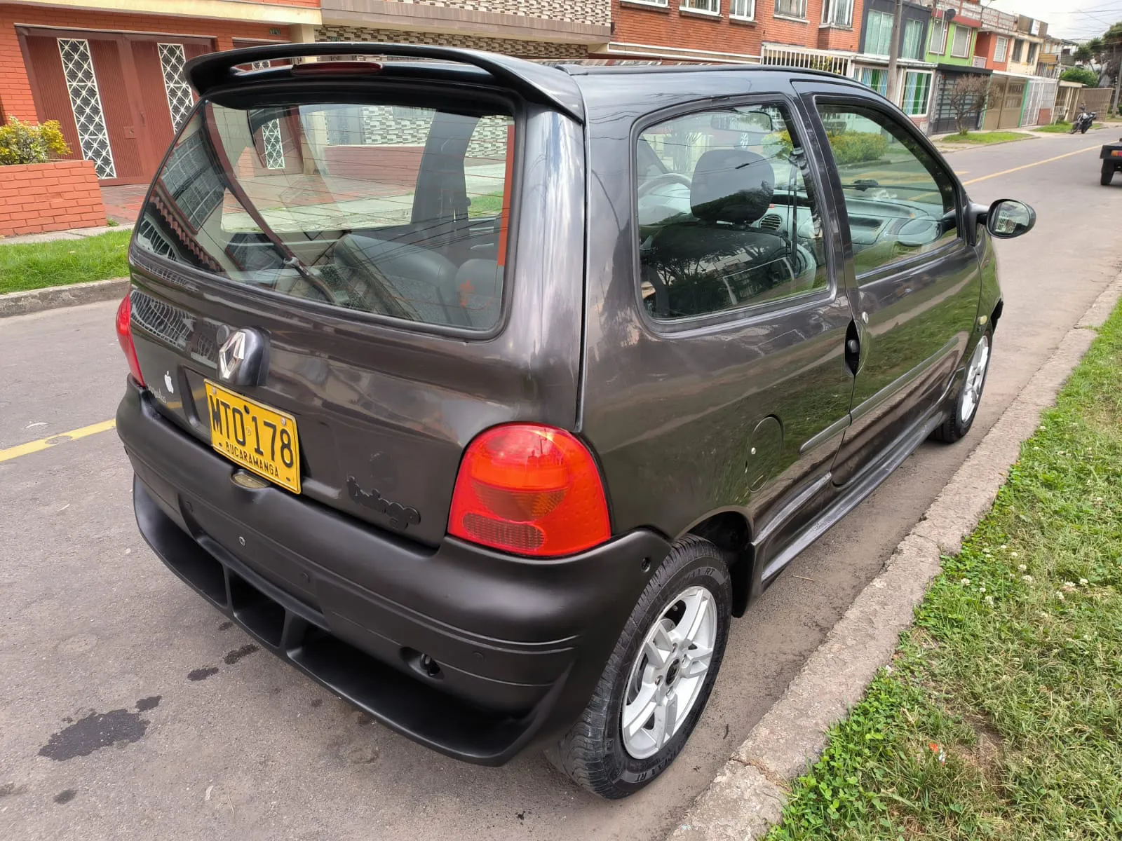 RENAULT TWINGO ACCESS 2013