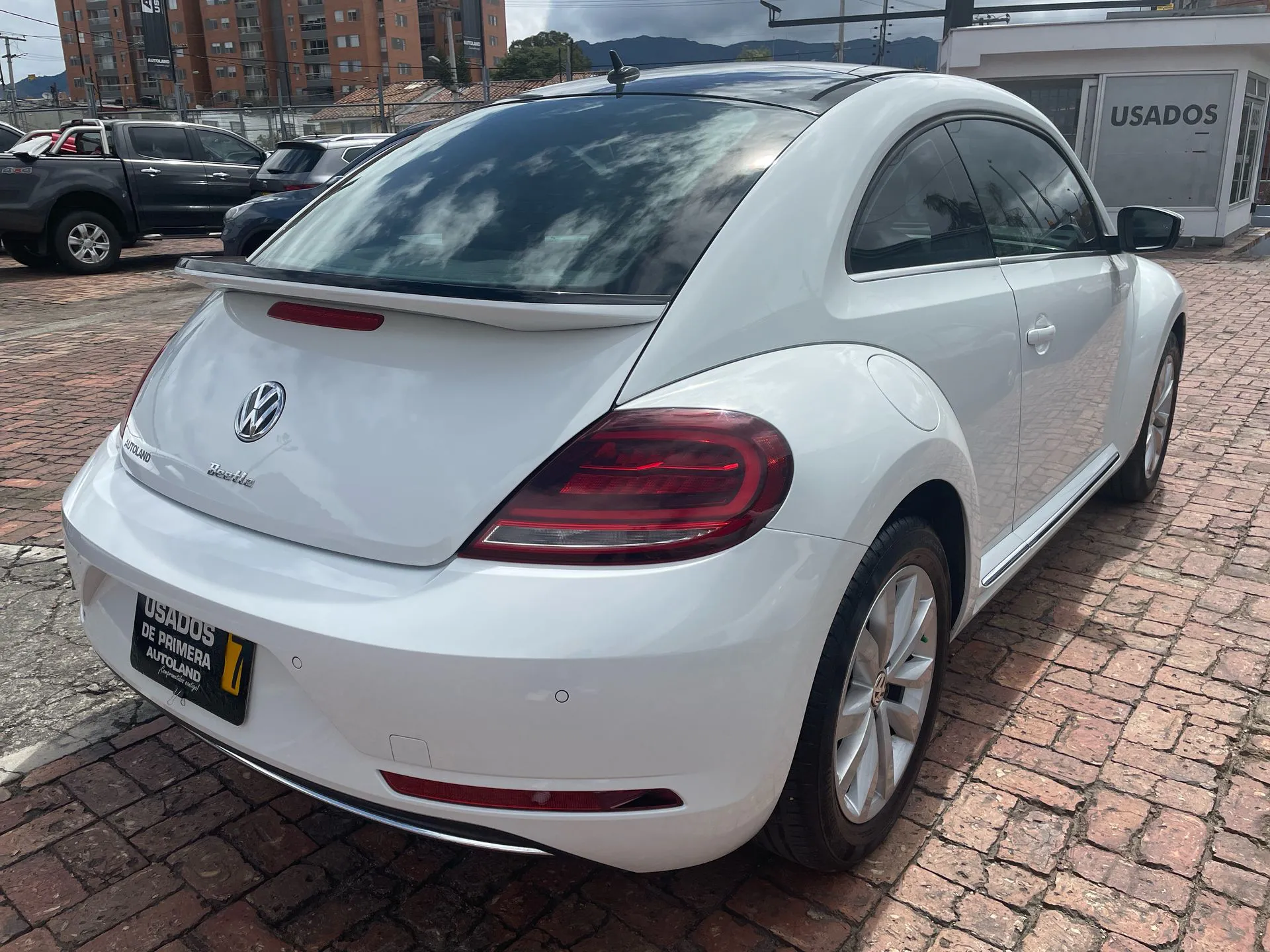 VOLKSWAGEN NEW NEW BEETLE 2019