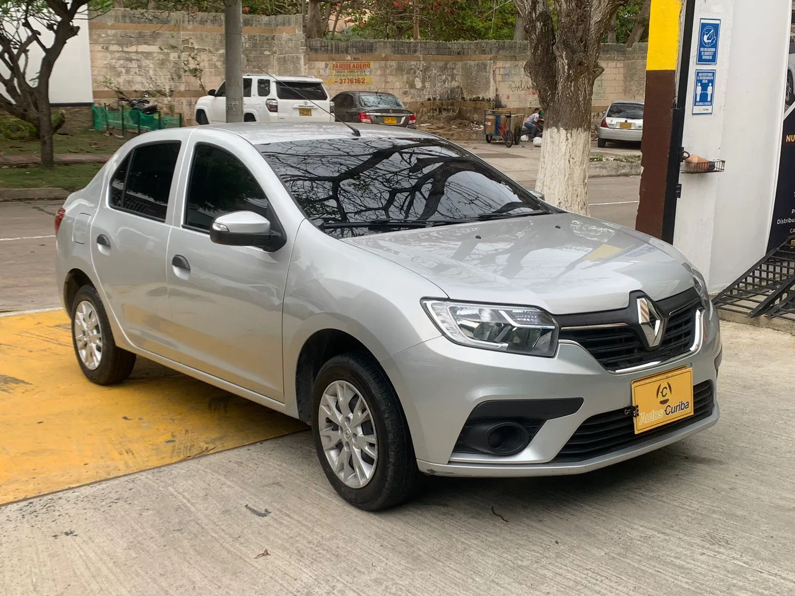 RENAULT LOGAN 2023