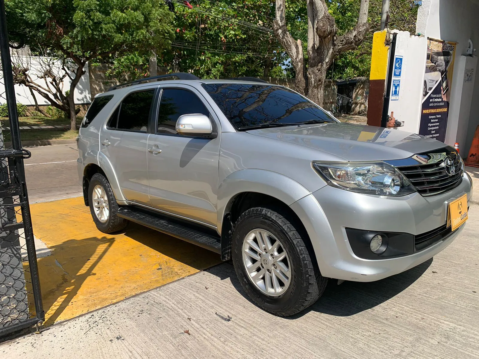 TOYOTA FORTUNER 2014