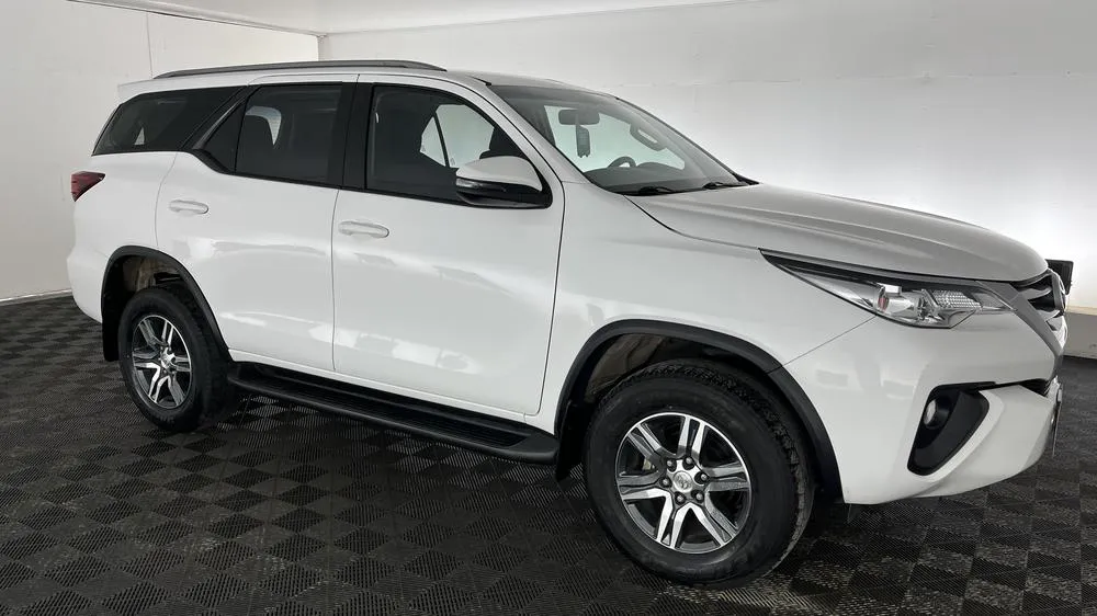 TOYOTA FORTUNER [2] 2.4L STREET 2020