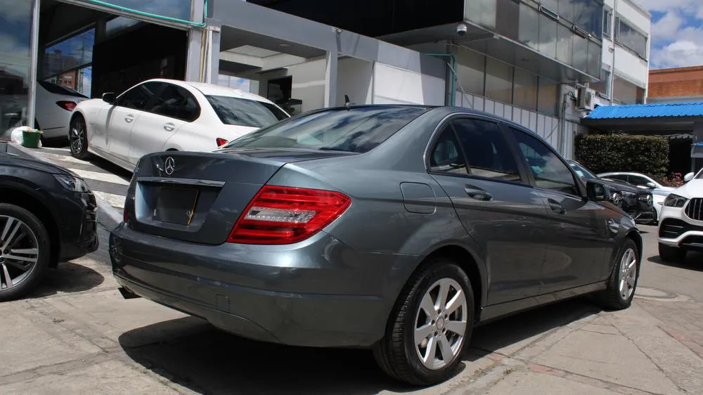 MERCEDES BENZ C180 CGI BLUEEFFICIENCY  2012