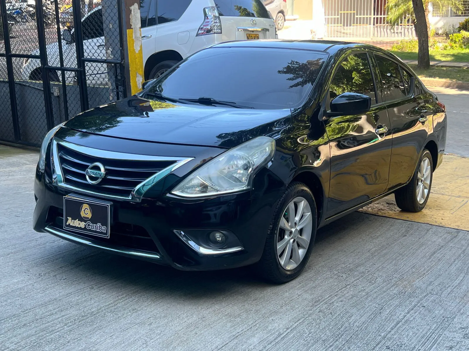 NISSAN VERSA 2017