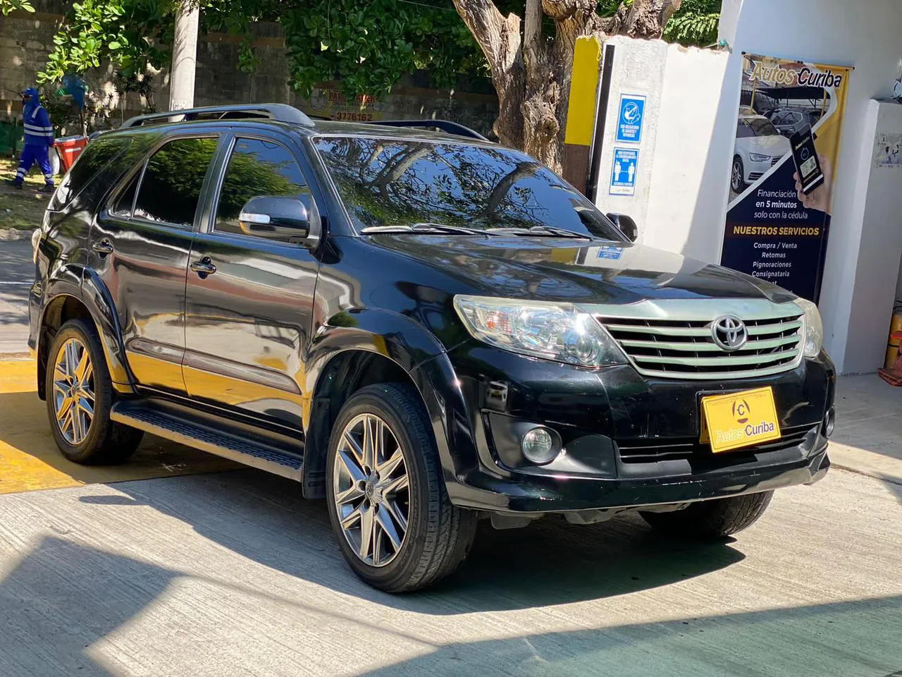 TOYOTA FORTUNER 2014