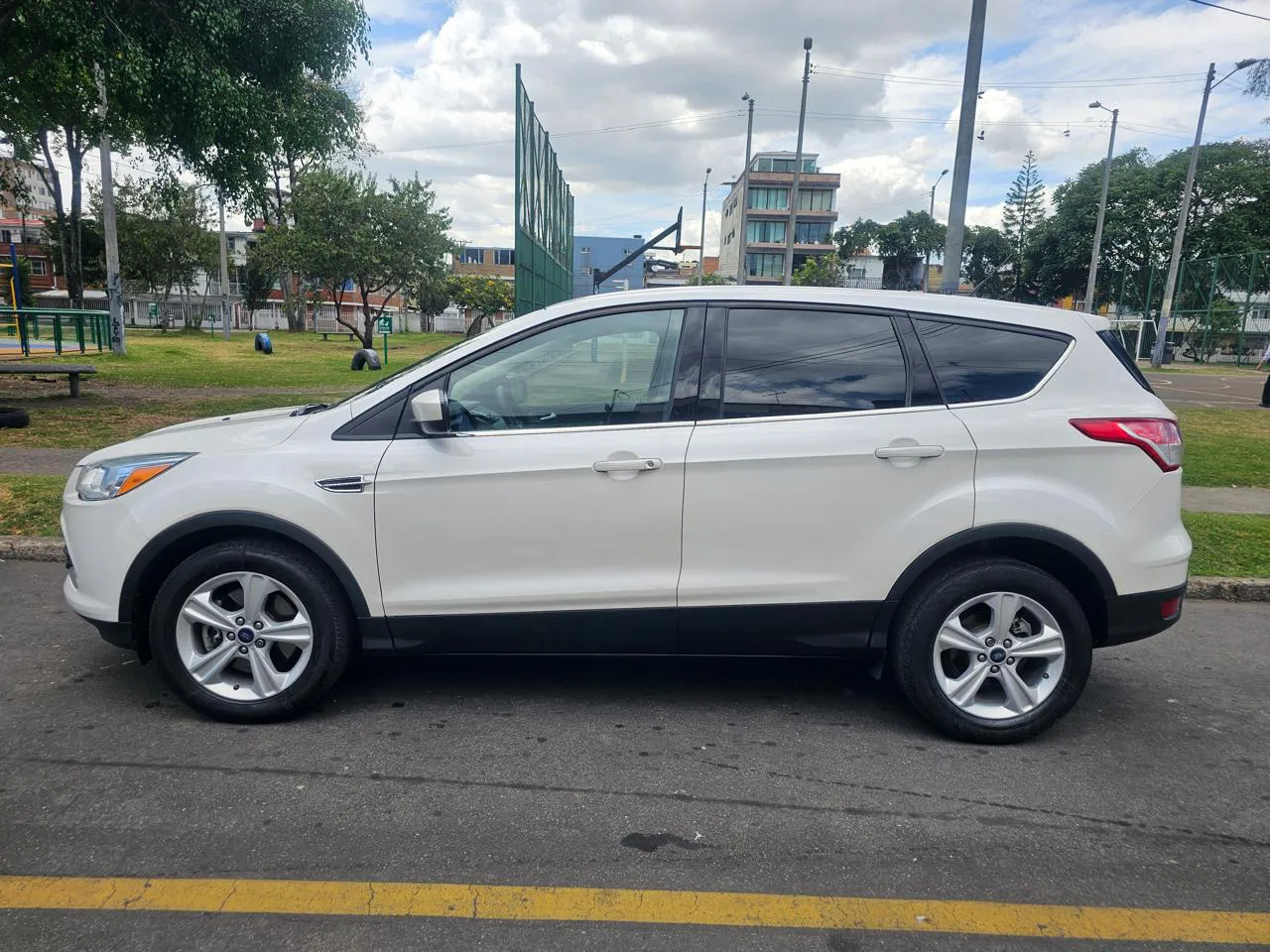 FORD ESCAPE SE 2014