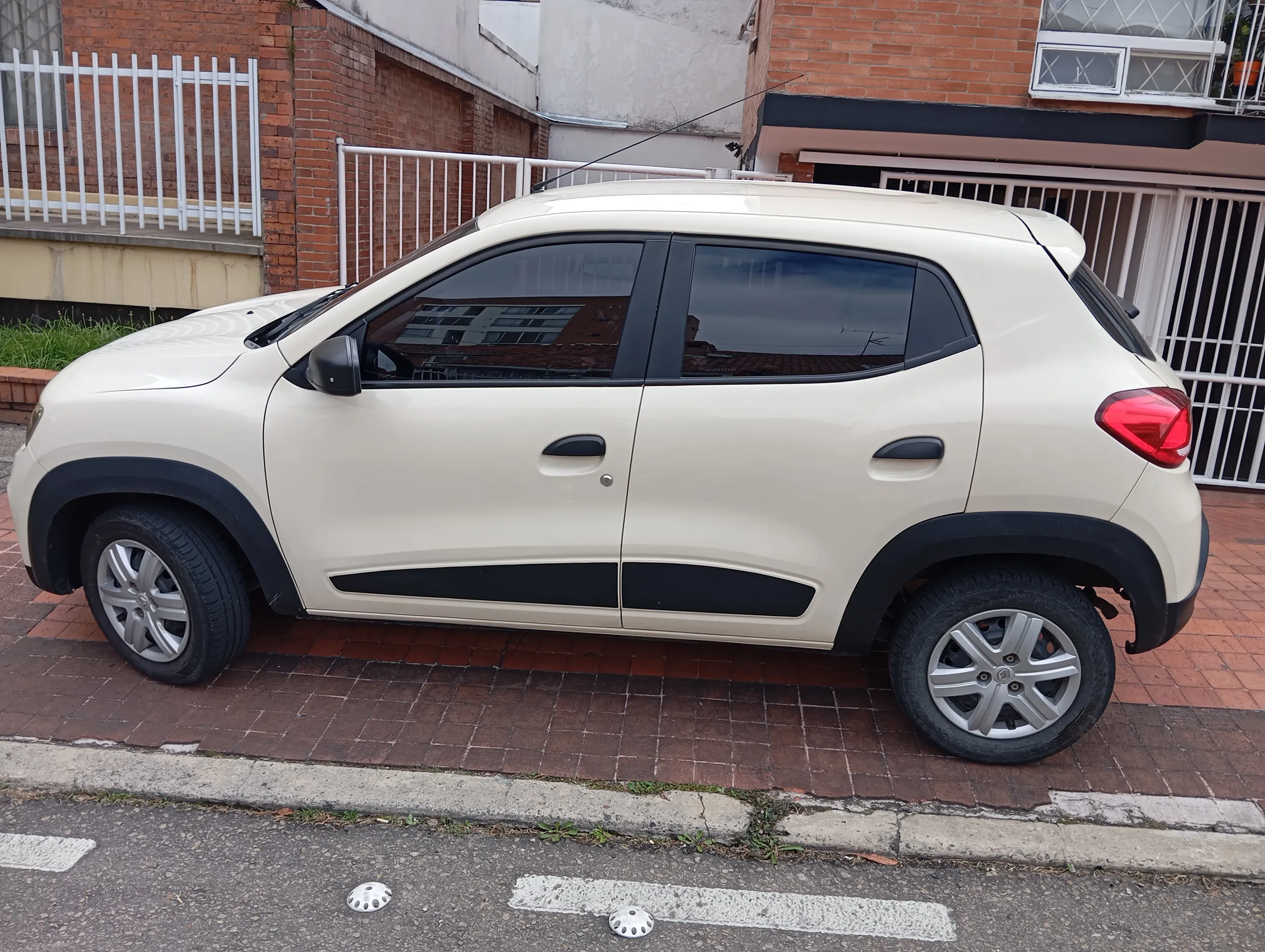 RENAULT KWID 2024