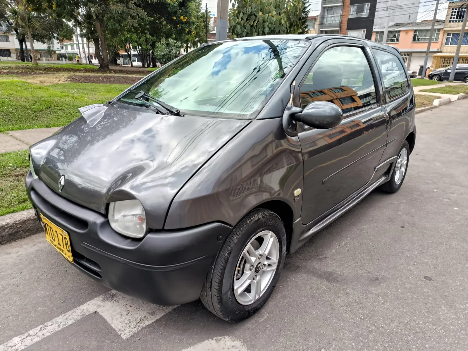 RENAULT TWINGO ACCESS 2013