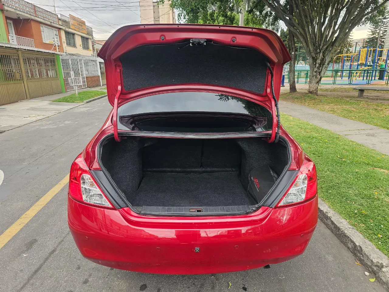 NISSAN VERSA 2013