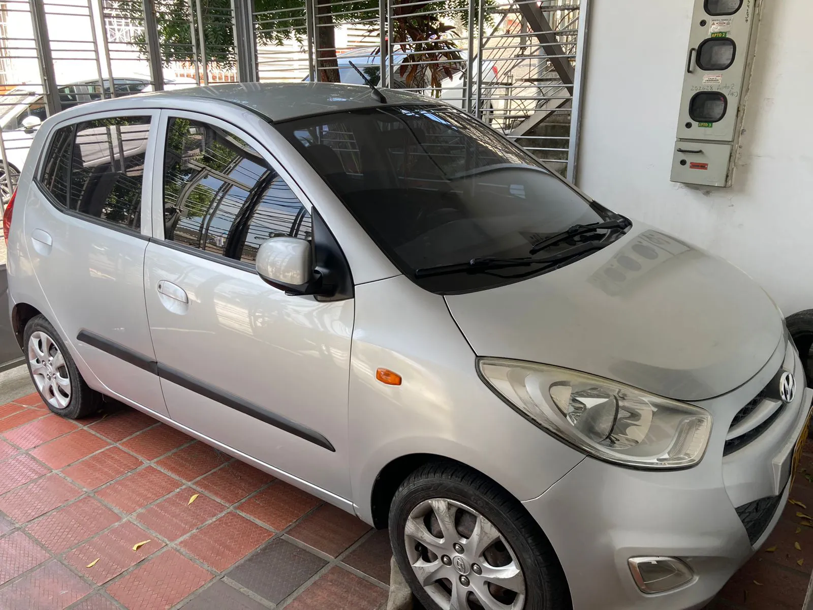 HYUNDAI i10 [FL] 1.1L 2013