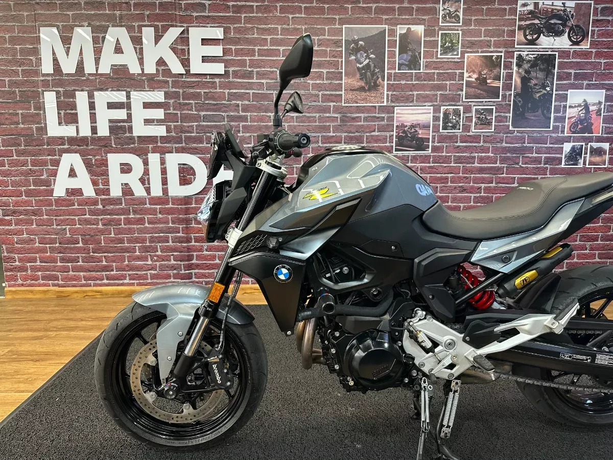 BMW F 900 R DYNAMIC 2024