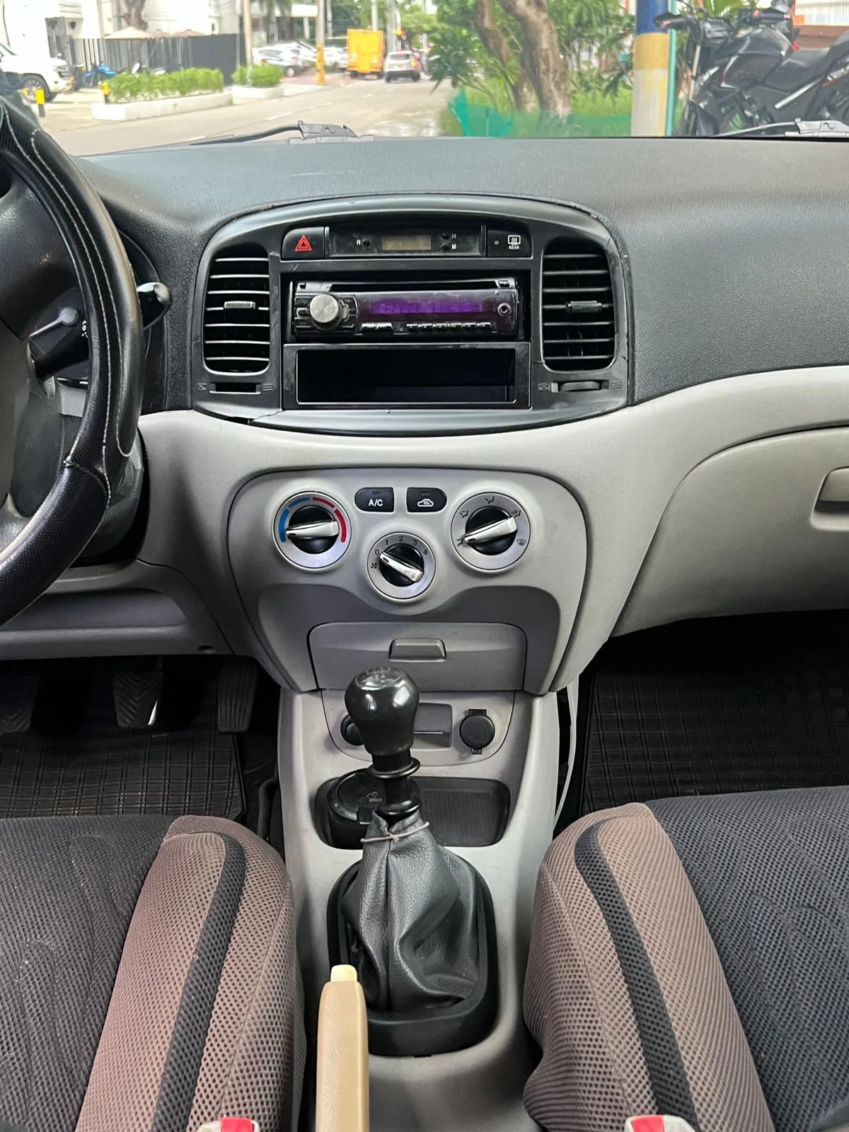 HYUNDAI 114i 2010