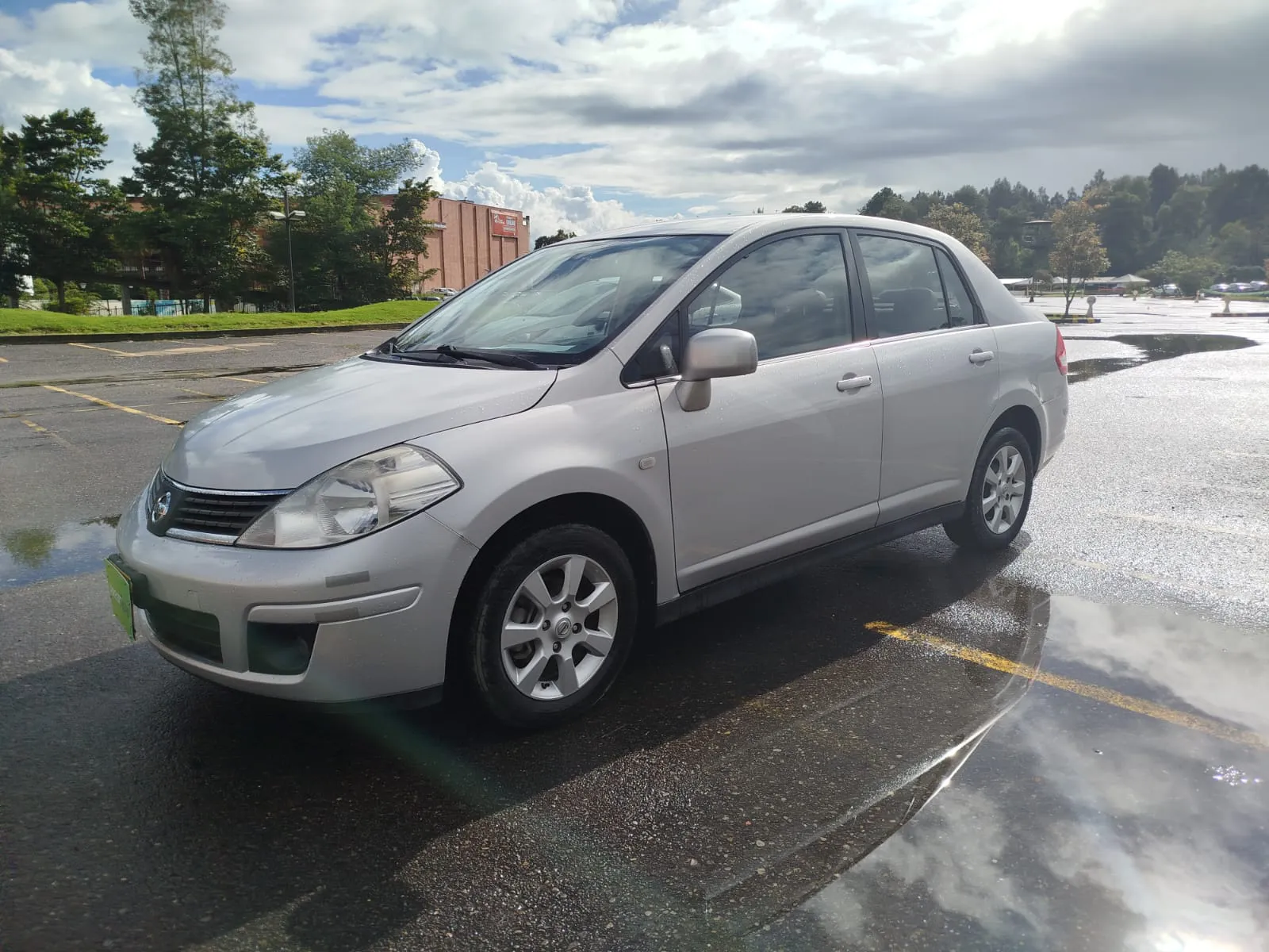 NISSAN TIIDA SD PREMIUM 2009