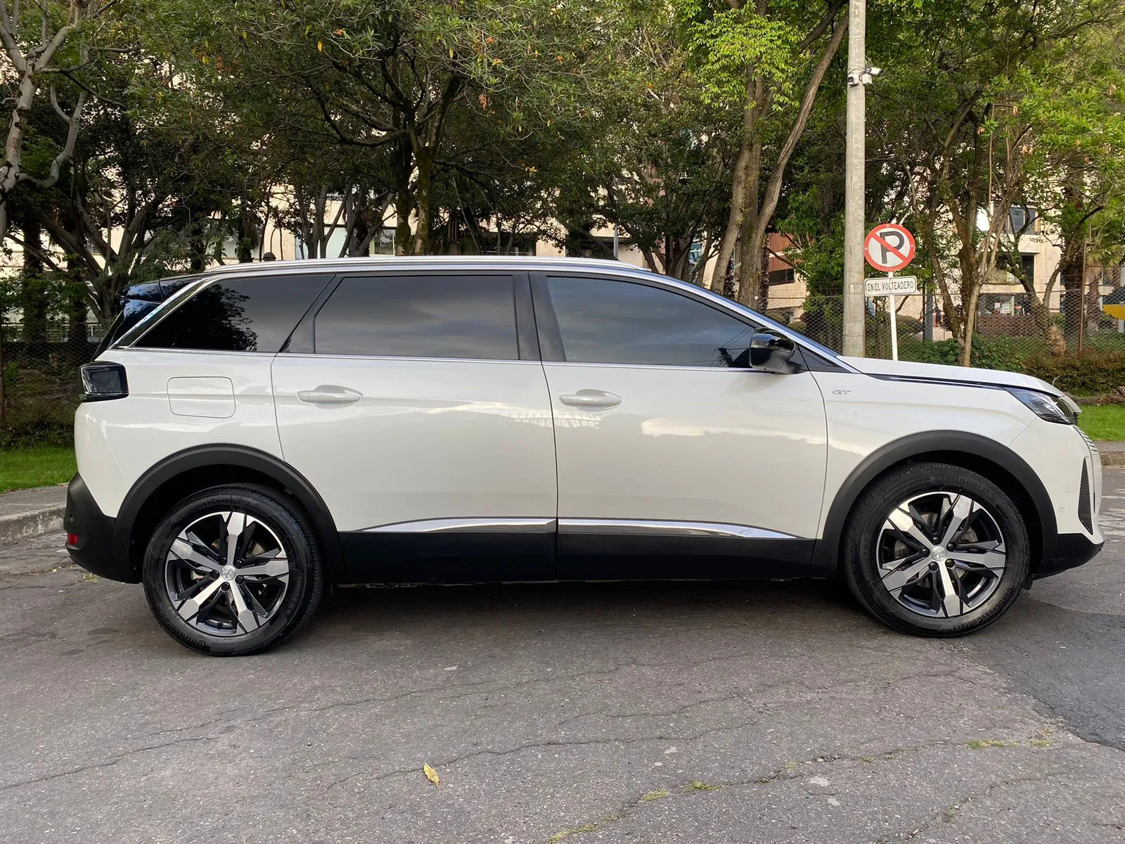 PEUGEOT 5008.0 ALLURE 2022