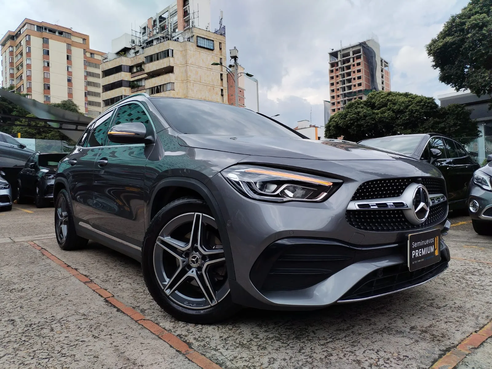 MERCEDES BENZ GLA 200 2023