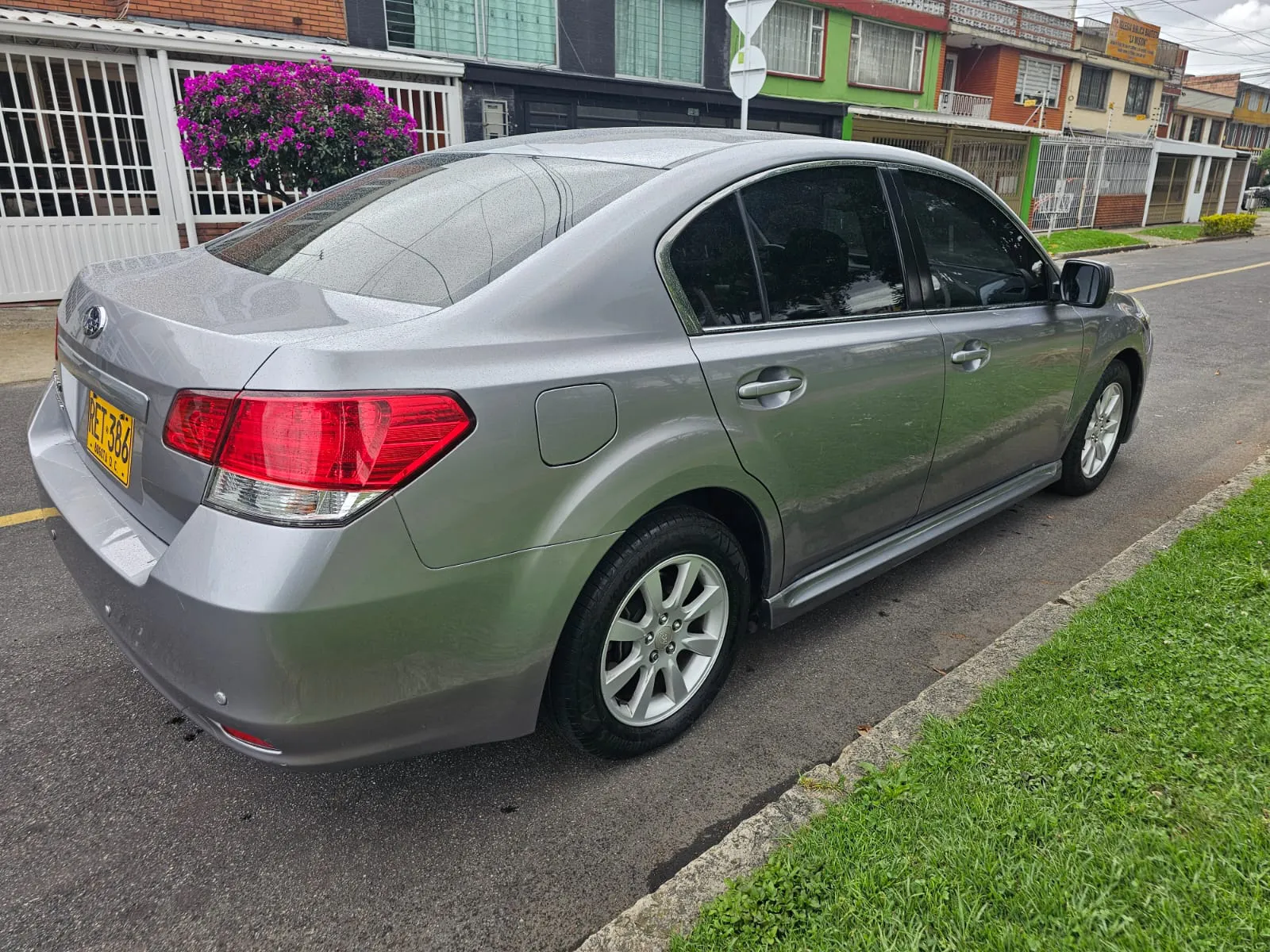 SUBARU LEGACY [2] 2.0L AWD 2011