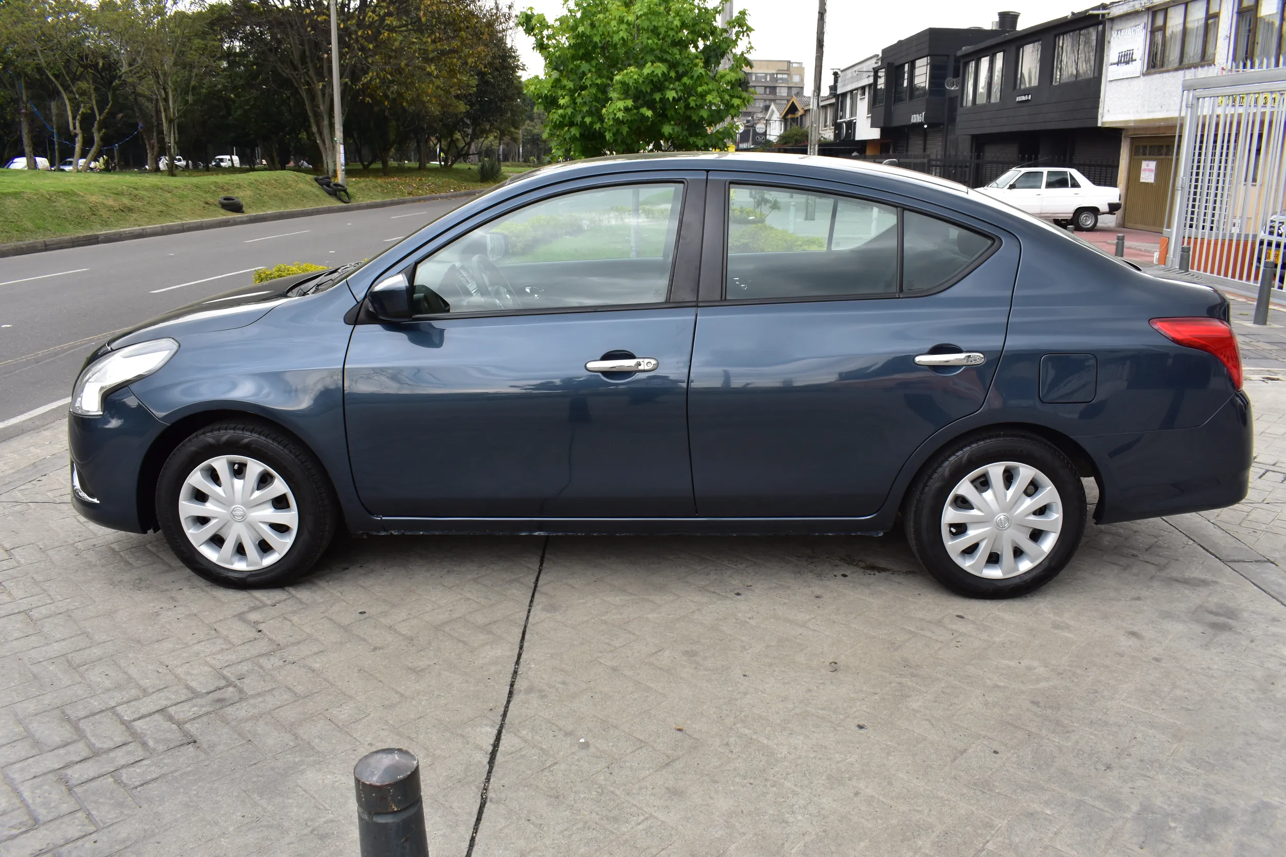 NISSAN VERSA 2016