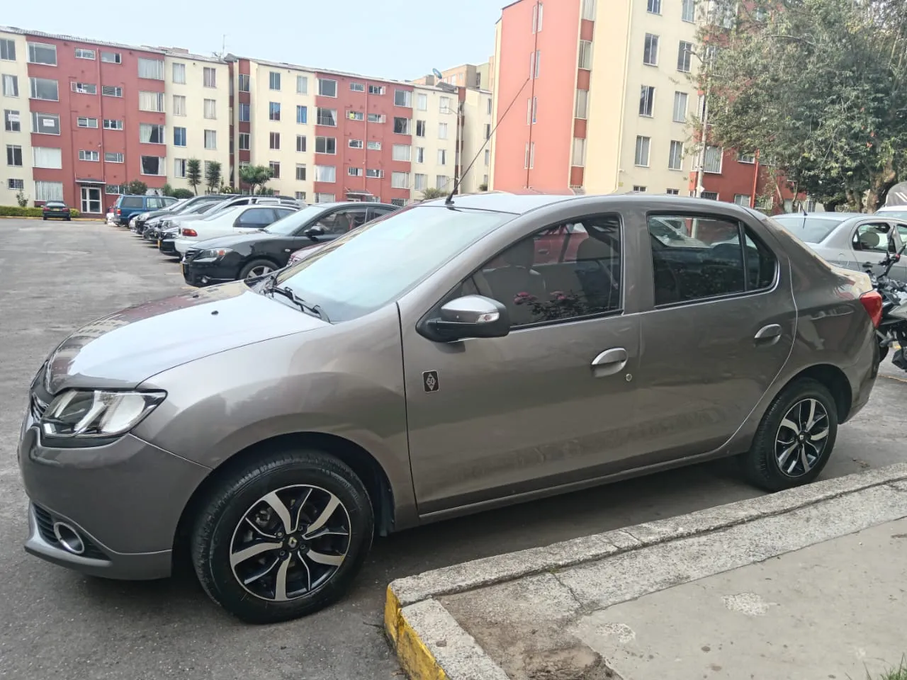 RENAULT LOGAN LOGAN [2] [FL] INTENS MT 1600CC 16V AA 4AB ABS TC 2020