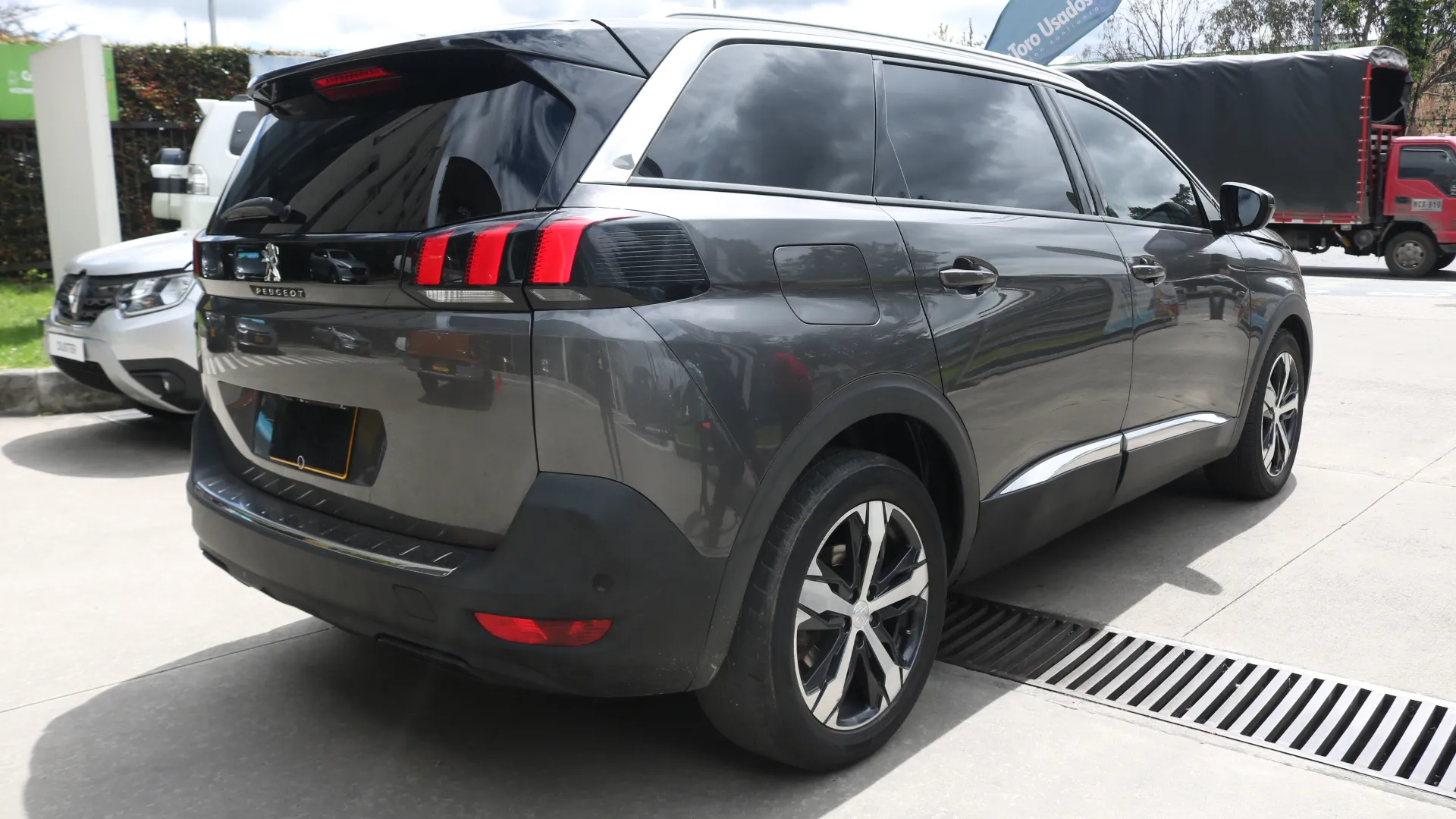 PEUGEOT 5008.0 ALLURE 2021