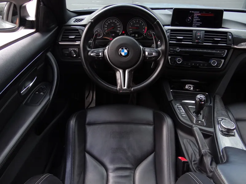BMW CARROS M4 F82 COUPE PERFORMANCE 2015