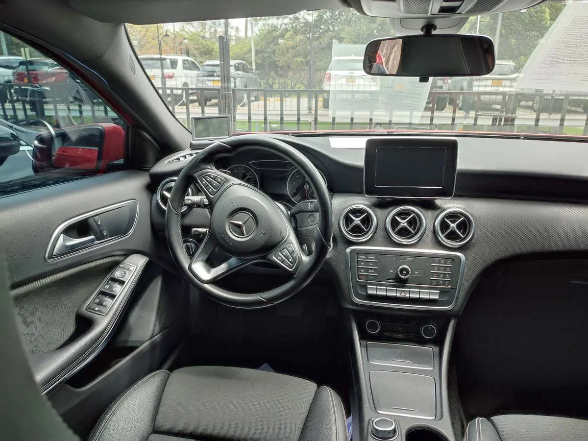 MERCEDES BENZ A 2017