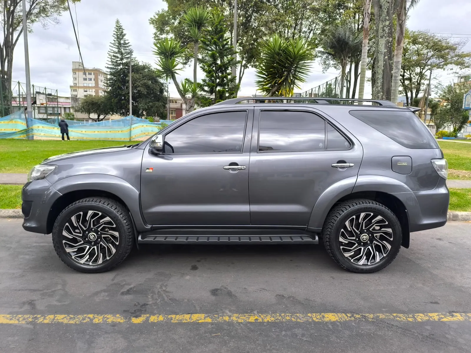 TOYOTA FORTUNER [FL] SR5 2016