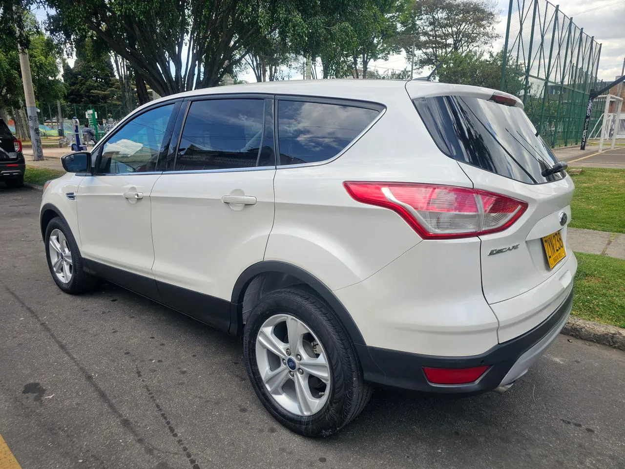 FORD ESCAPE SE 2014