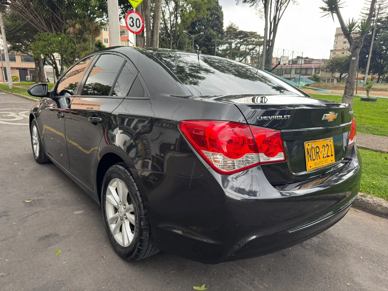 CHEVROLET CRUZE LS 2013