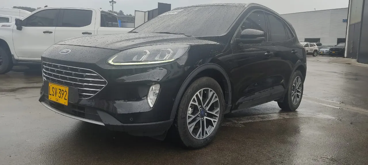 FORD ESCAPE TITANIUM 2023