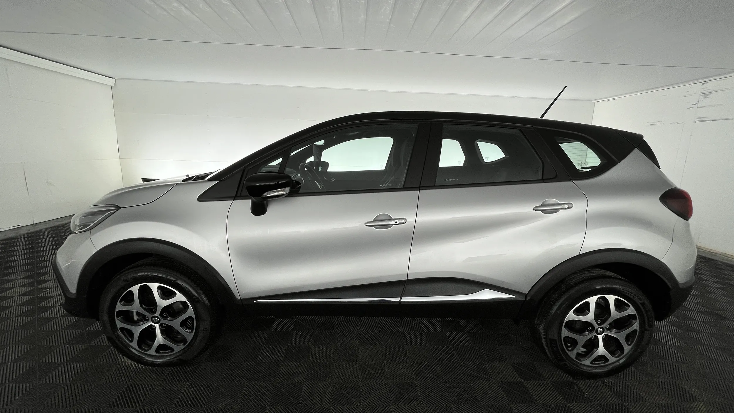 RENAULT CAPTUR INTENS 2024